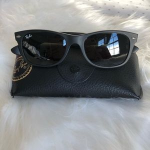Ray ban new wayfarer rb2132